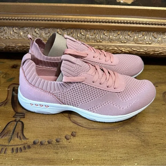 Easy Spirit Tahlor womens Sneaker Shoes Purple Pink Brand New Ladies - Picture 1 of 11